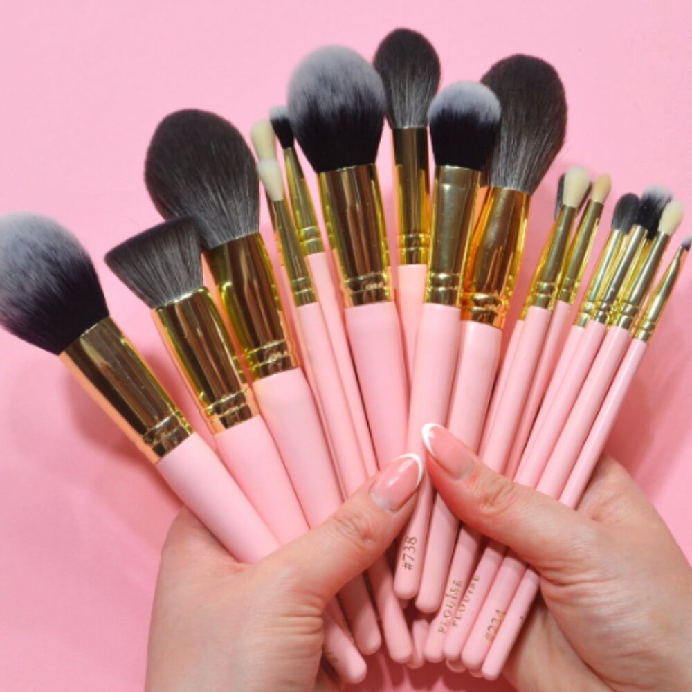 P.Louise 30-Piece Makeup Brush Set | NEW PRODUCT